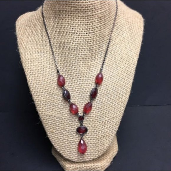 Anne Klein Y Drop Necklace Raspberry Red Black Faceted Gunmetal Silver Retro - Picture 2 of 9